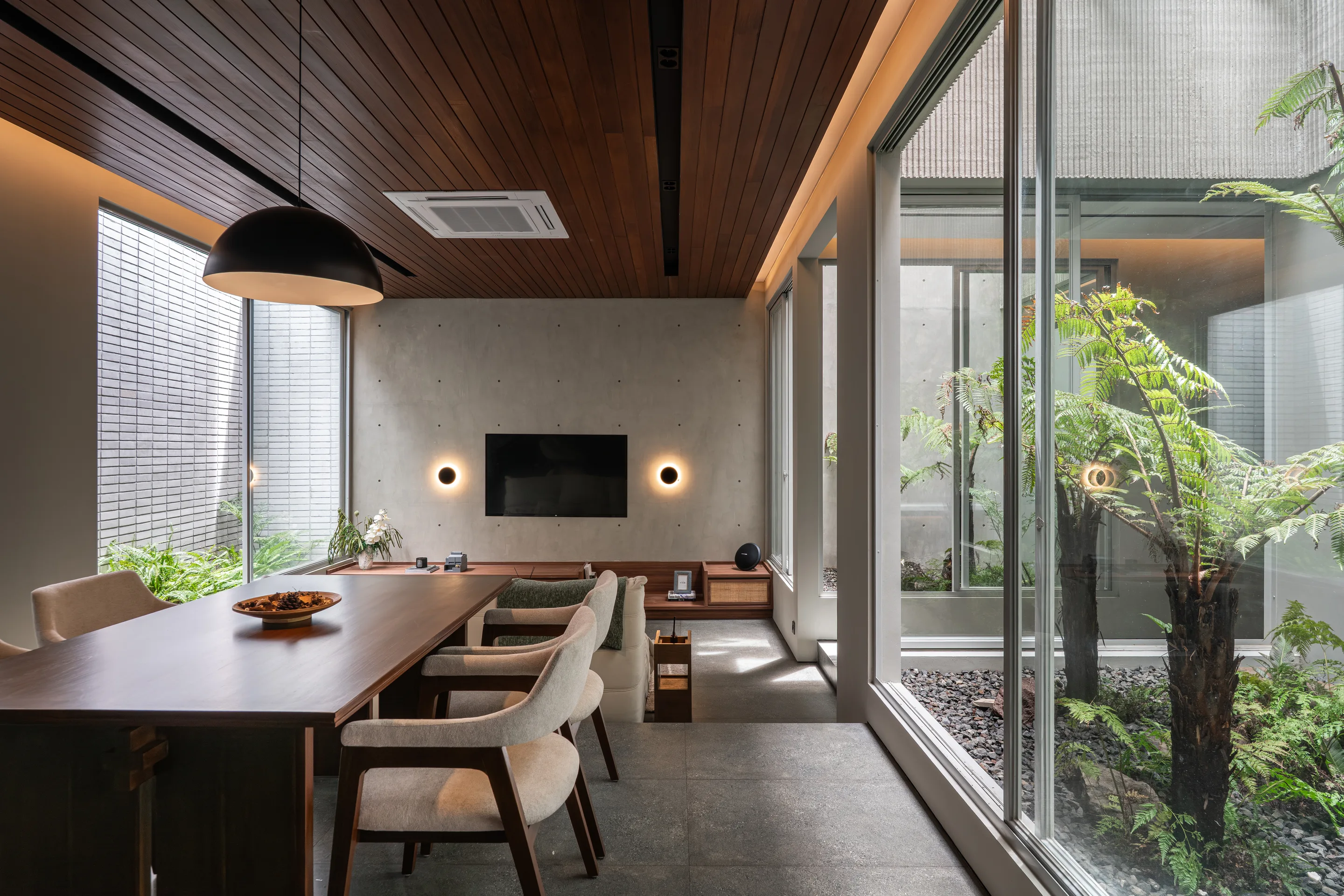 AA House gallery photo 1