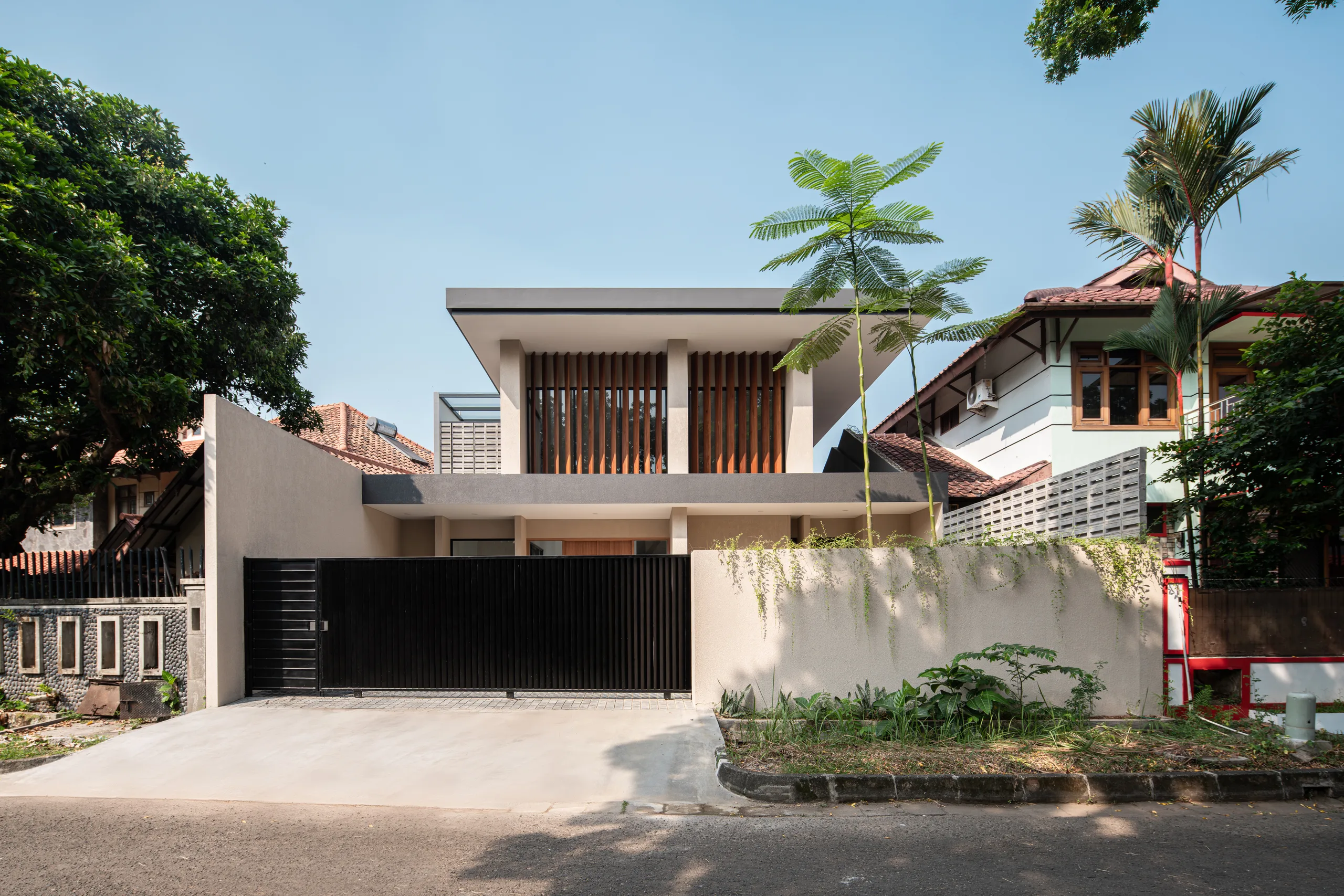 Louver House gallery photo 2