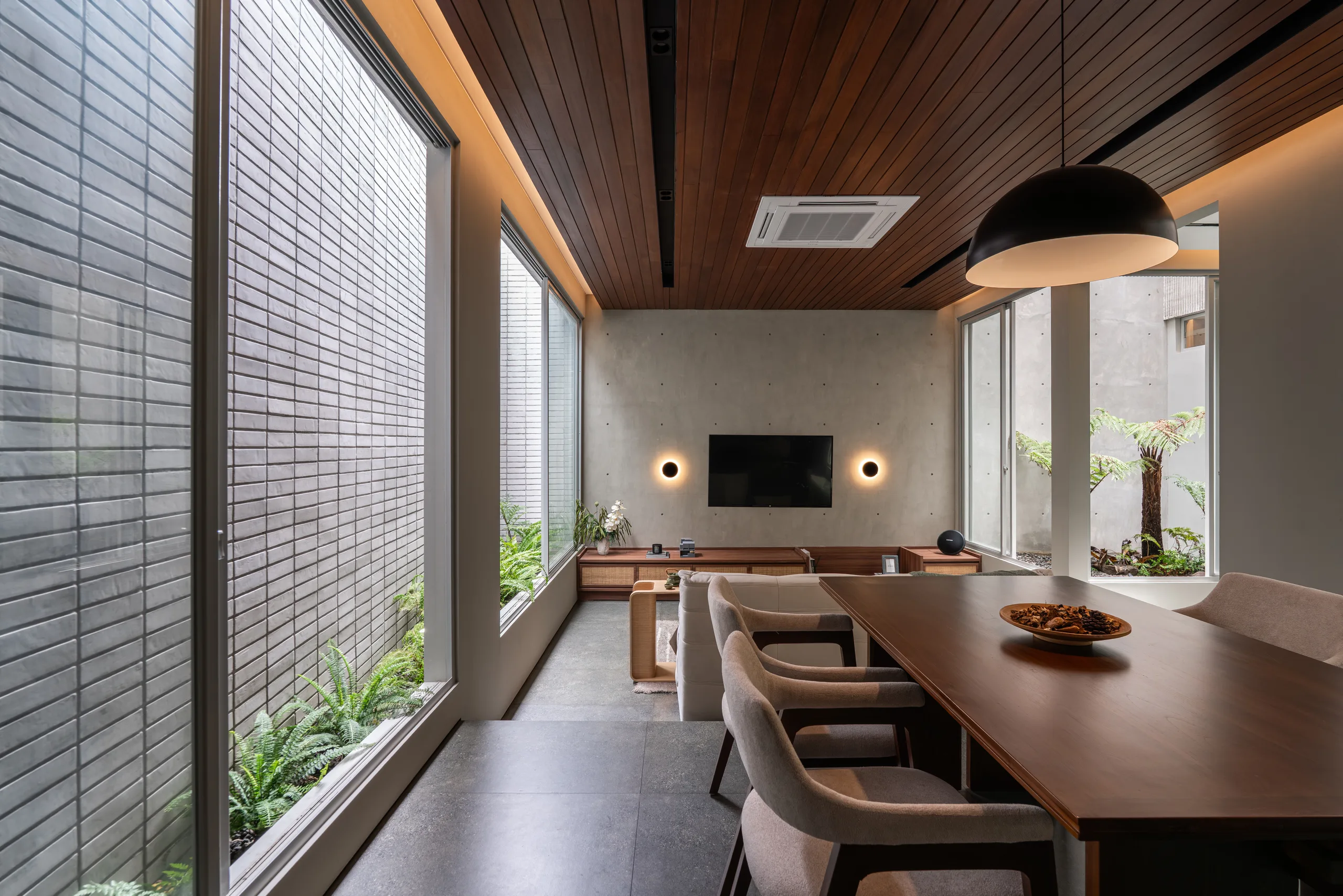AA House gallery photo 2